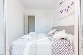Beachfront Apartment in Empuriabrava With Pools