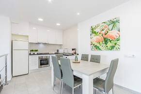 Beachfront Apartment in Empuriabrava With Pools