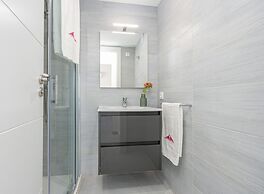 Beachfront Apartment in Empuriabrava With Pools