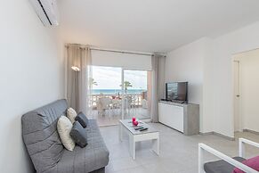 Beachfront Apartment in Empuriabrava With Pools