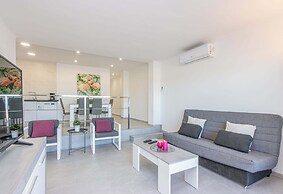Beachfront Apartment in Empuriabrava With Pools