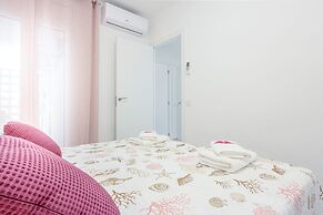Beachfront Apartment in Empuriabrava With Pools
