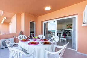 Beachfront Apartment in Empuriabrava With Pools