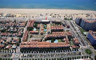 Beachfront Apartment in Empuriabrava With Pools