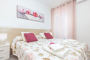 Beachfront Apartment in Empuriabrava With Pools