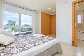 Villa in Empuriabrava With Private Pool & Mooring