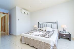 Villa in Empuriabrava With Private Pool & Mooring