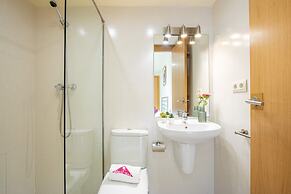 Villa in Empuriabrava With Private Pool & Mooring