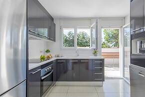 Villa in Empuriabrava With Private Pool & Mooring
