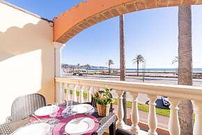 Beachfront Apartment in Empuriabrava