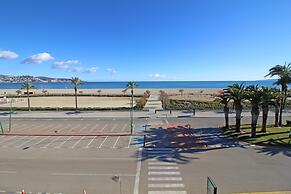 Apartment in Empuriabrava With Sea Views