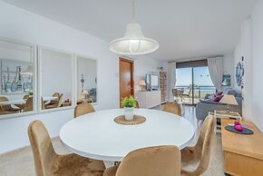 Apartment in Empuriabrava With Sea Views