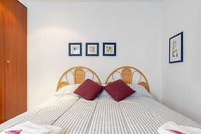 Apartment in Empuriabrava With Sea Views