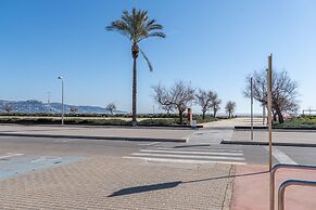Apartment in Empuriabrava With Sea Views