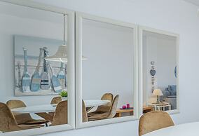 Apartment in Empuriabrava With Sea Views