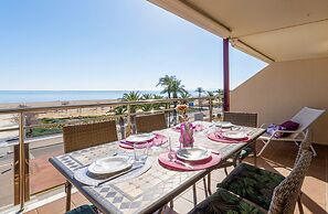 Apartment in Empuriabrava With Sea Views