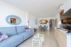 Apartment in Empuriabrava With Sea Views