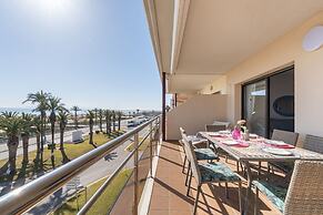 Apartment in Empuriabrava With Sea Views
