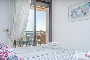 Apartment in Empuriabrava With Sea Views