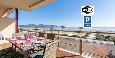 Apartment in Empuriabrava With Sea Views