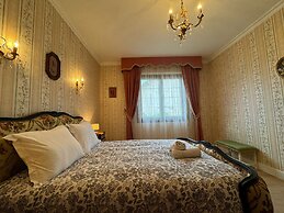 Spacious Group Stay Near Le Mans Circuit