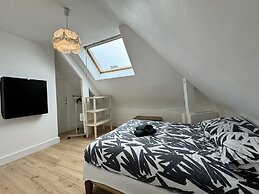 Spacious Group Stay Near Le Mans Circuit