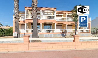 Apartment in Empuriabrava With Beach Access