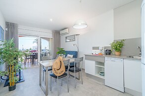 Apartment in Empuriabrava With Beach Access