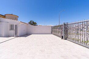 Apartment in Empuriabrava Near Beach