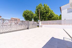 Apartment in Empuriabrava Near Beach