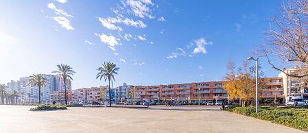 Beachfront Apartment in Empuriabrava With Pool