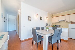 Beachfront Apartment in Empuriabrava With Pool