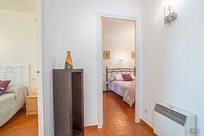Beachfront Apartment in Empuriabrava With Pool
