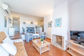 Beachfront Apartment in Empuriabrava With Pool