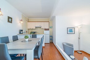 Beachfront Apartment in Empuriabrava With Pool