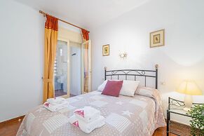 Beachfront Apartment in Empuriabrava With Pool