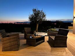 Villa in Saint-corneille With Private Jacuzzi