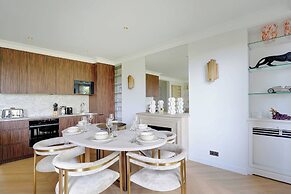 Luxurious Apartment - 2br- 6P Eiffel Tower View