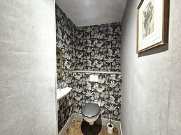 Elegant Chateau Escape for 2 - Nature & Calm