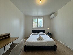 Peaceful Home With Terrace & Parking