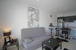 Apartment in Empuriabrava With Canal Views