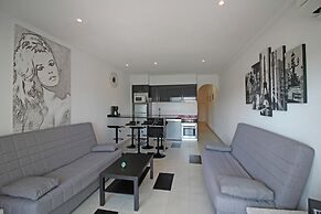 Apartment in Empuriabrava With Canal Views