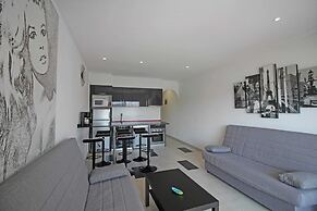 Apartment in Empuriabrava With Canal Views