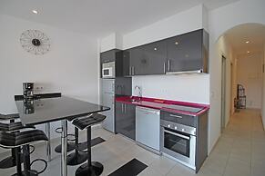 Apartment in Empuriabrava With Canal Views