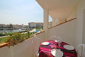Apartment in Empuriabrava With Canal Views