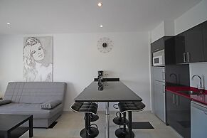 Apartment in Empuriabrava With Canal Views