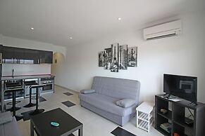 Apartment in Empuriabrava With Canal Views