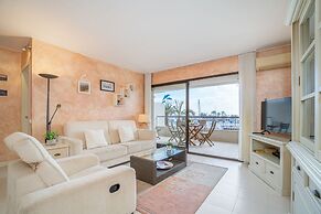 Apartment in Empuriabrava With Canal Views