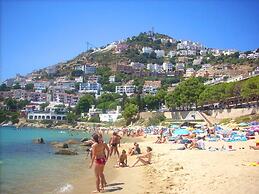 Apartment in Roses Near Punta Beach