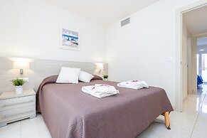 Apartment in Roses Near Punta Beach
